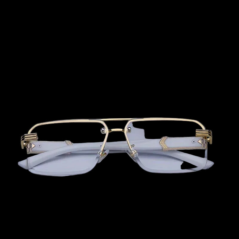 Occhiali da sole alla moda per uomo .