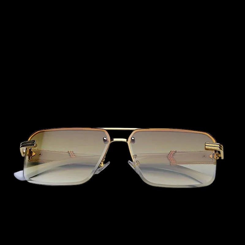 Occhiali da sole alla moda per uomo .