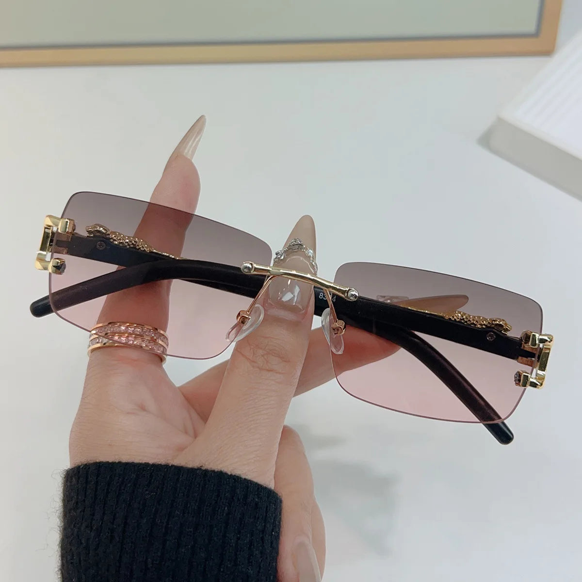 1 Pc Fashionable Women Men Sunglasses Frameless Rectangular Personalized Sunglasses for Daily Life Vintage Sun Glasses For male