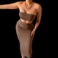 Completo da donna  elegante 2 pezzi: top corto senza spalline, gonna lunga, abbigliamento casual estivo 2025